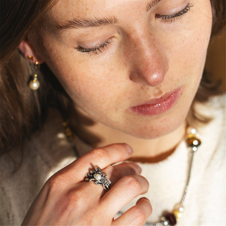 翡翠 連環細工 Wリング 永遠の絆 ペンダントトップ Silver925 12㎜ Hawthorn With Pearl Ring – Trollbeads