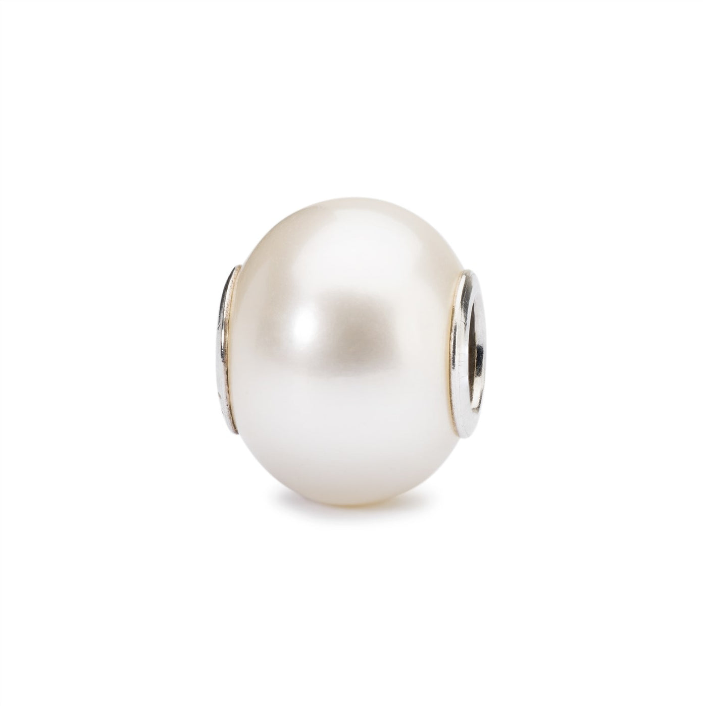 White pearl - a round, smooth, and lustrous bead with a classic design and a inner silver core perfect for creating a sophisticated look.