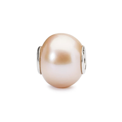 Rosa pearl bead with a delicate pink color and a smooth, lustrous surface adding a touch of elegance to your jewelry.