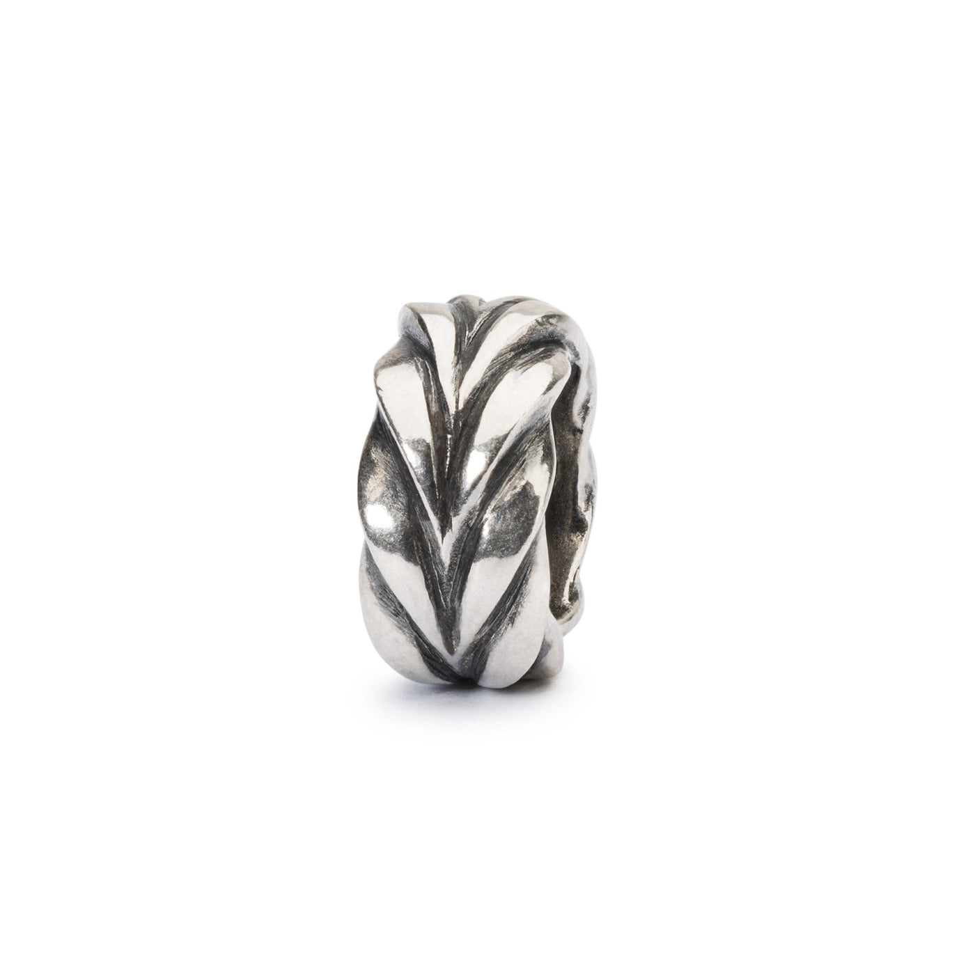 Sterling Silver spacer with a woven foxtail design, adding texture to your Trollbeads bracelet while preventing the beads from falling of.